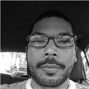 Profesor de filosofía con experiencia en escritura y reglas de la gramática española